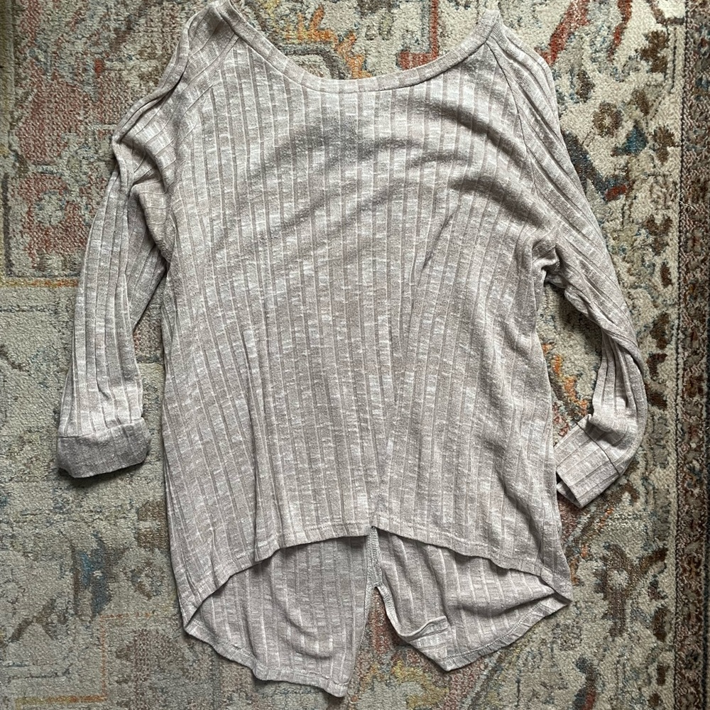 Quarter sleeve shirt